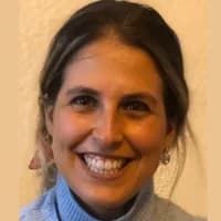 Agustina Dabezies, Médico en Insyso